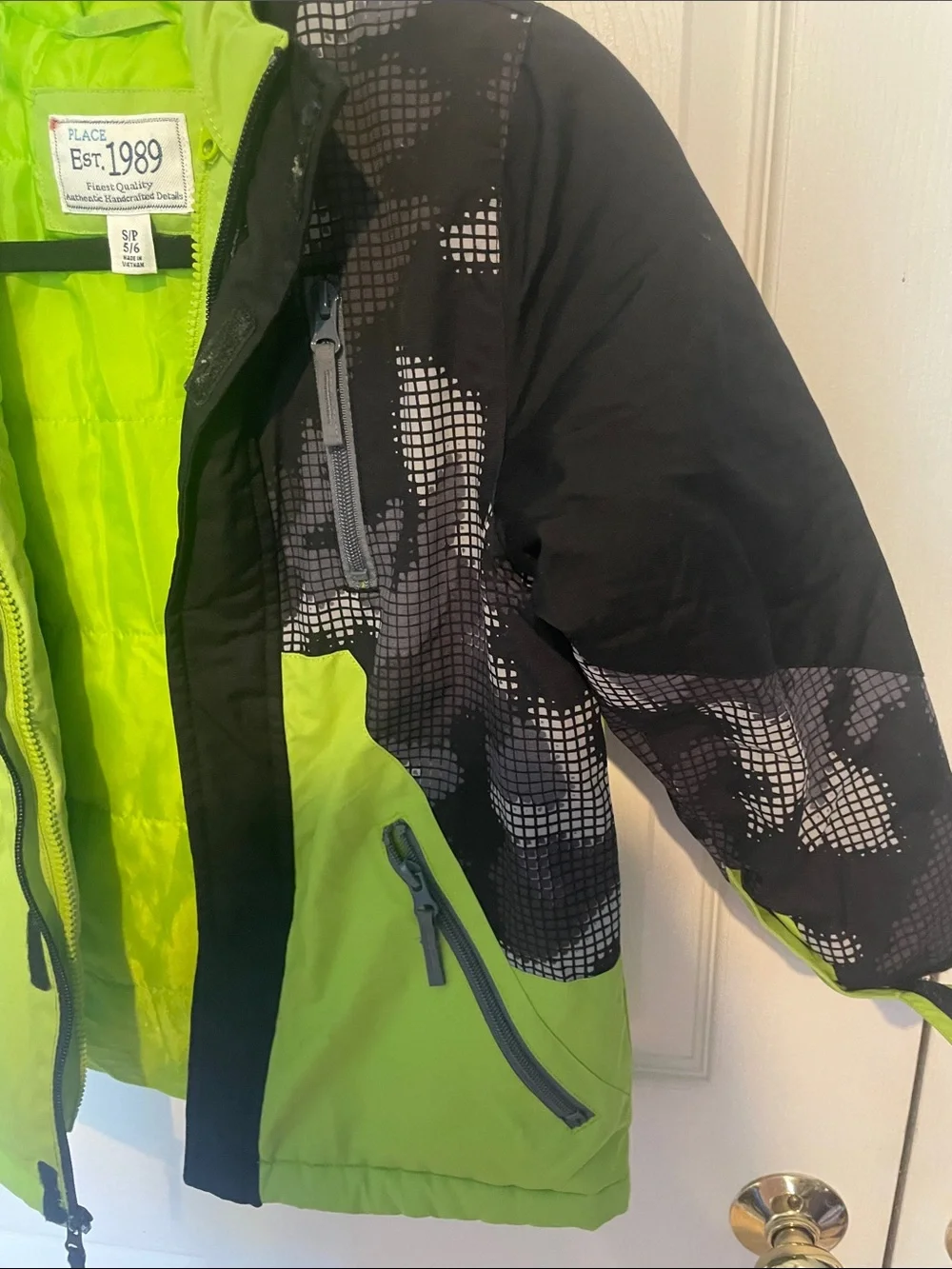 The Children's Place Black and Lime Green Hooded Puffer Jacket size small 5/6